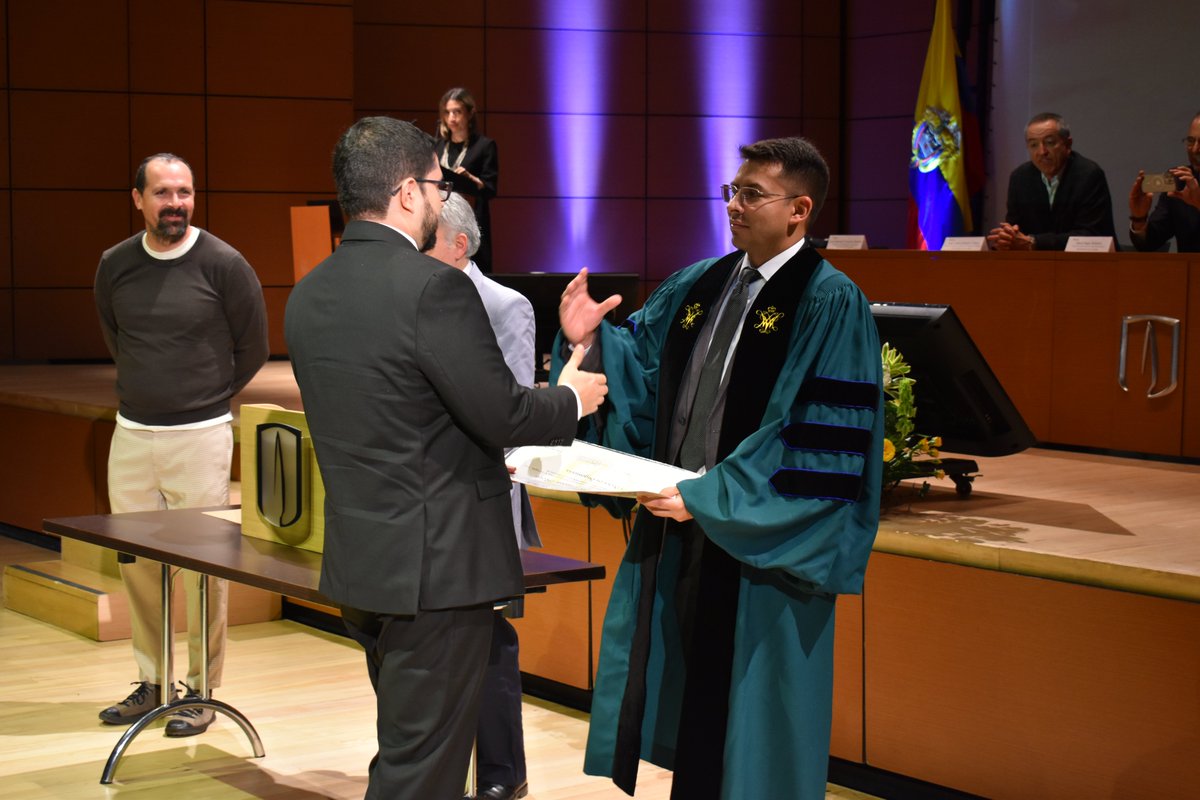 DISCuniandes's tweet photo. 🎓¡Felicidades, graduandos de doctorado y maestrías!

Les deseamos a todos un gran éxito en sus futuros esfuerzos y estamos seguros de que harán grandes contribuciones a la comunidad y al mundo en general. ¡Felicidades de nuevo! #OrgulloDISC
 #MATI #MBIT #MISIS #MINE #MISO #MESI https://t.co/yofsvm6VZd