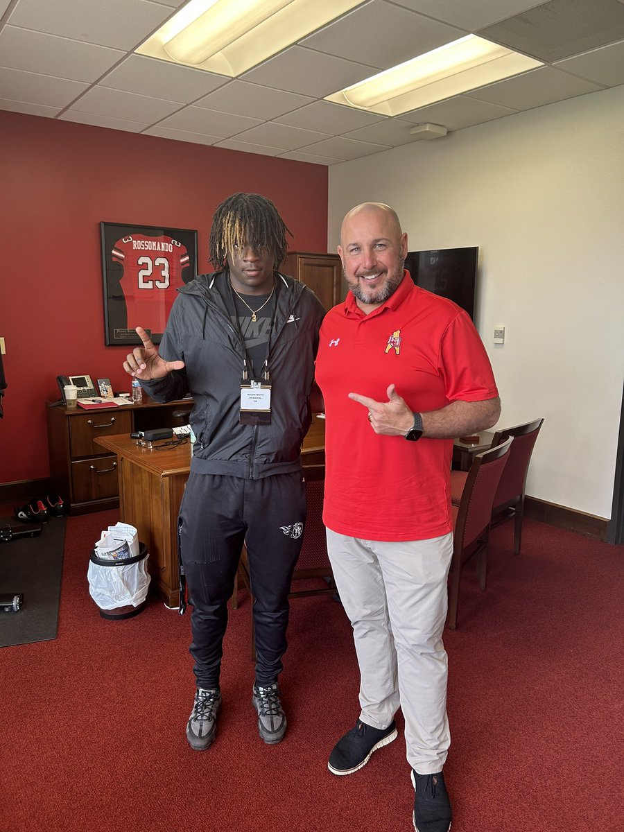 After a awesome visit and conversation with <a href="/CoachRossomando/">Peter Rossomando</a> i and blessed to receive an official offer from The University Of Lamar #AGTG  <a href="/kmangum409/">Korey Mangum</a> <a href="/coachklintking/">Coach Klint King</a> <a href="/coachbmorgan/">Brian Morgan</a> <a href="/CoachDrewChrist/">Drew Christ</a> <a href="/kyndonfuselier/">Kyndonひ¹</a> 💯