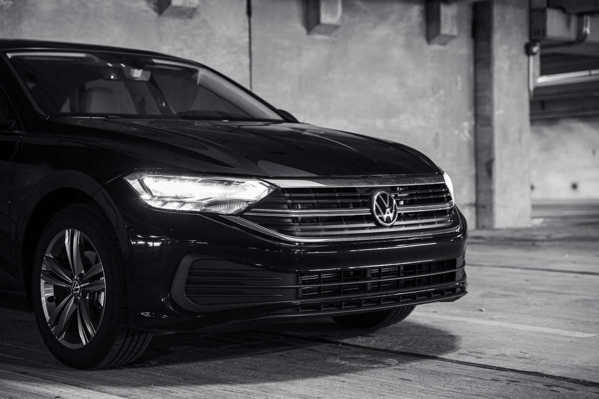logolau5's tweet photo. Black &amp; White @VW https://t.co/SCcfaaRVK0