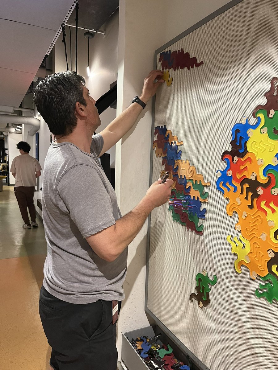 LooneyMath's tweet image. What is it like to ride a bike with square wheels? How do you tesselate dinosaurs and monkeys? How can lights make an object appear to be moving? This and more at The Museum of Math @MoMath1 thanks @cbrownLmath! #joyfulmath #looneymath