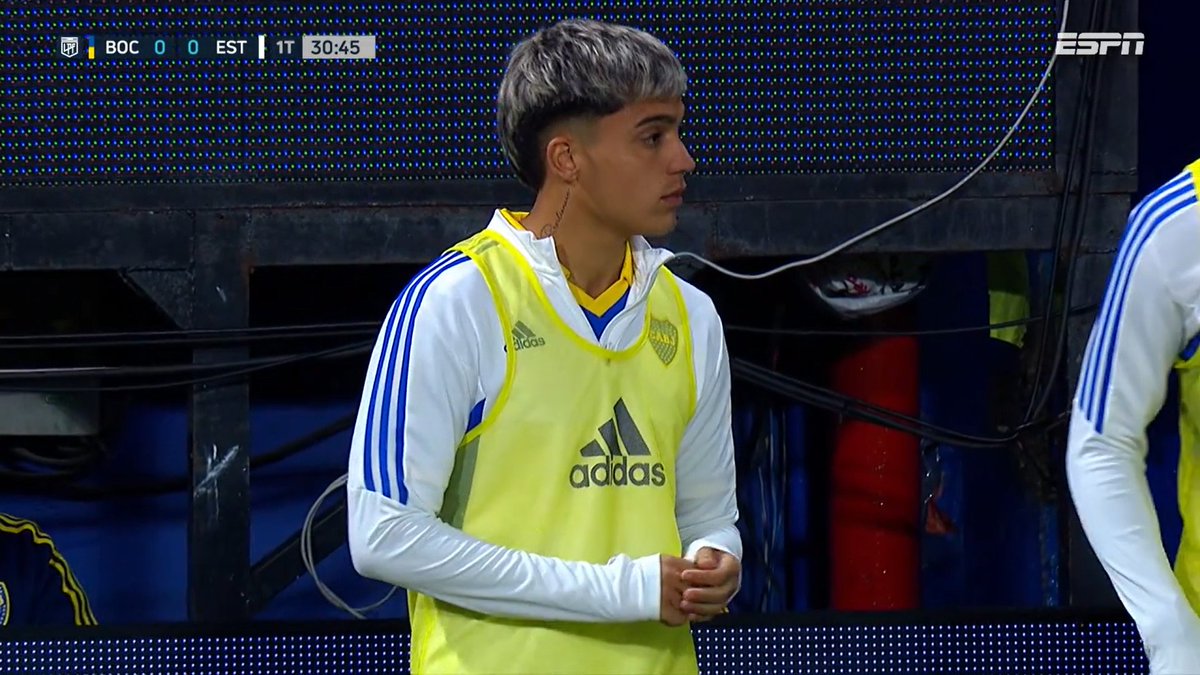 "Uh con esta manga de burros tengo que jugar?"