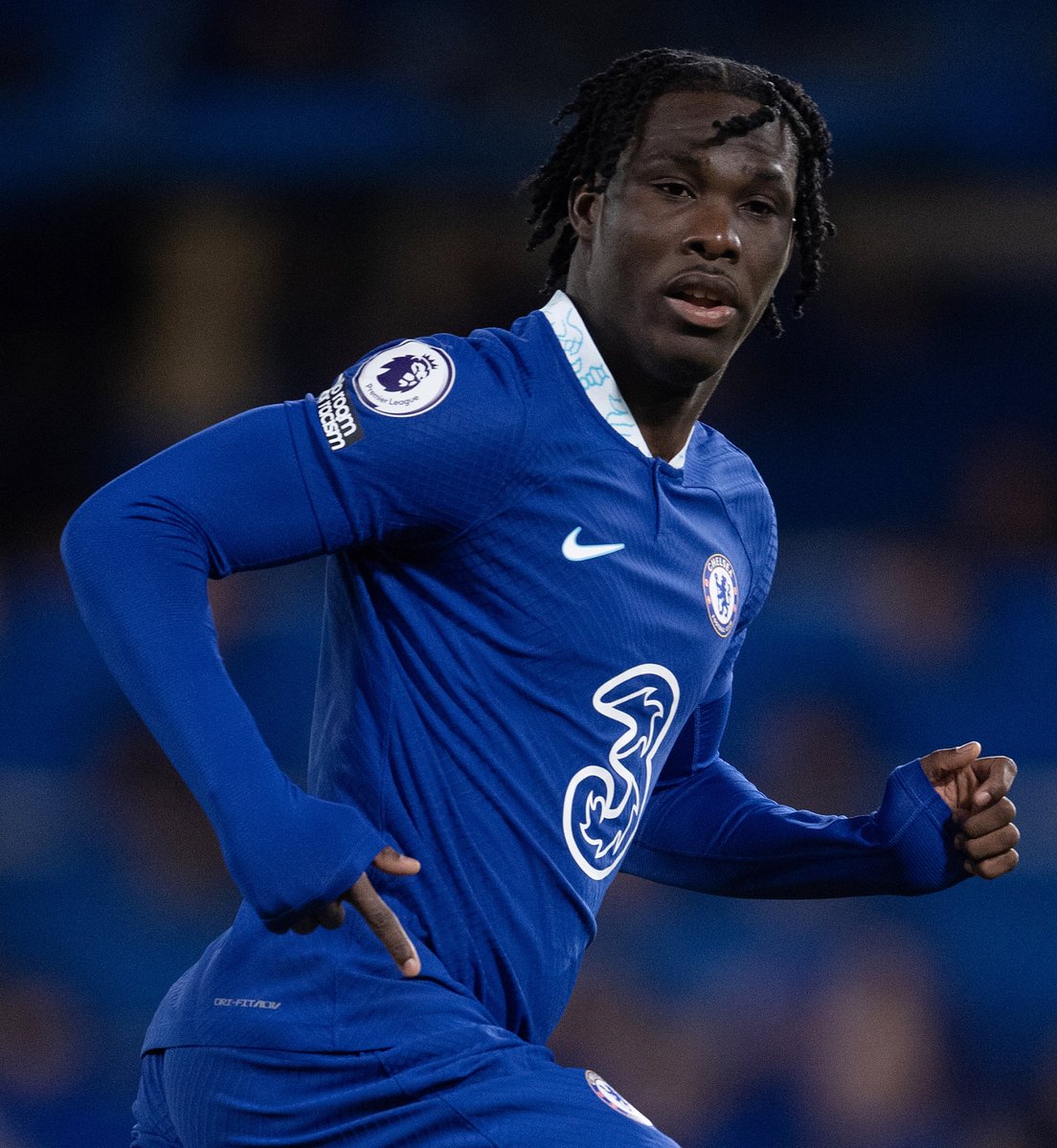 MozoFootball's tweet photo. 🇨🇮 David Datro Fofana successfully took on 5+ players (5/6) and successfully won 10+ 50/50s (10/17) in just 60 minutes of Premier League football. He also created more chances (2 vs Southampton) than any player while he was on the pitch.

Yes he’s raw but he’s ready. #CFC https://t.co/roiDU7vNqL