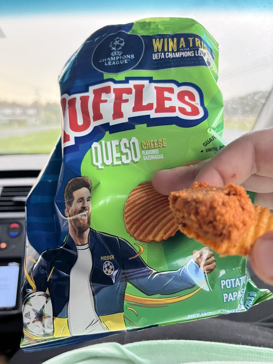 JoeyAyeee's tweet photo. @RUFFLES so… if I eat this will I turn into @TeamMessi ? https://t.co/GBRJ1lHfXw