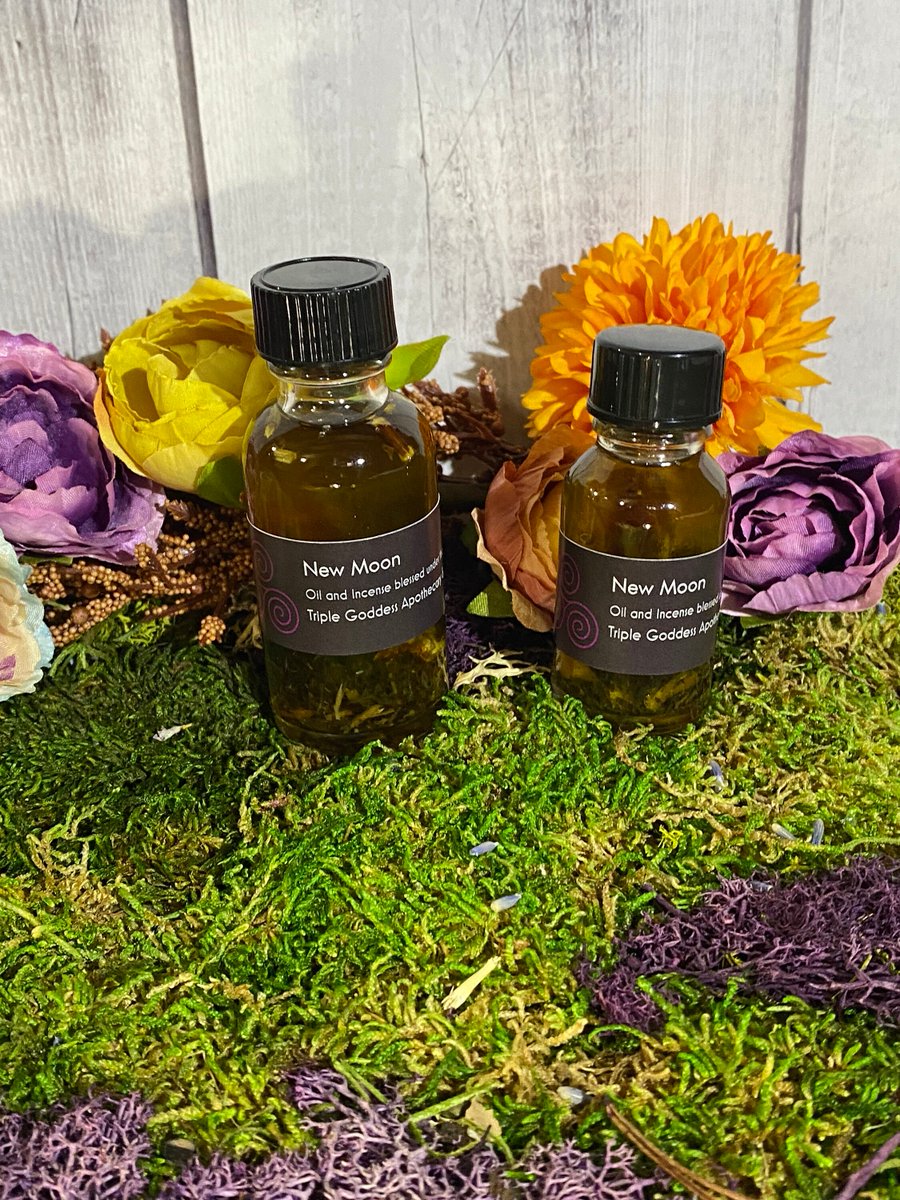 Excited to share the latest addition to my #etsy shop: New Moon Oil etsy.me/40cKv9S #newmoon #newmoonoil #conjureoils #magicaloil #witchcraft #organicherbs #pureessentialoils #oliveoil #triplegoddessreiki