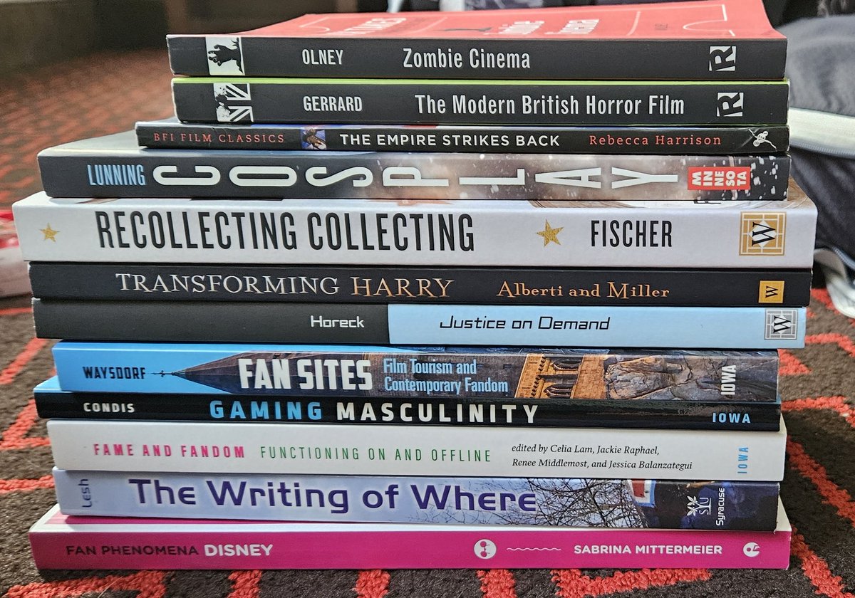 memories_child's tweet image. I am going home from #SCMS2023 with many, many books.