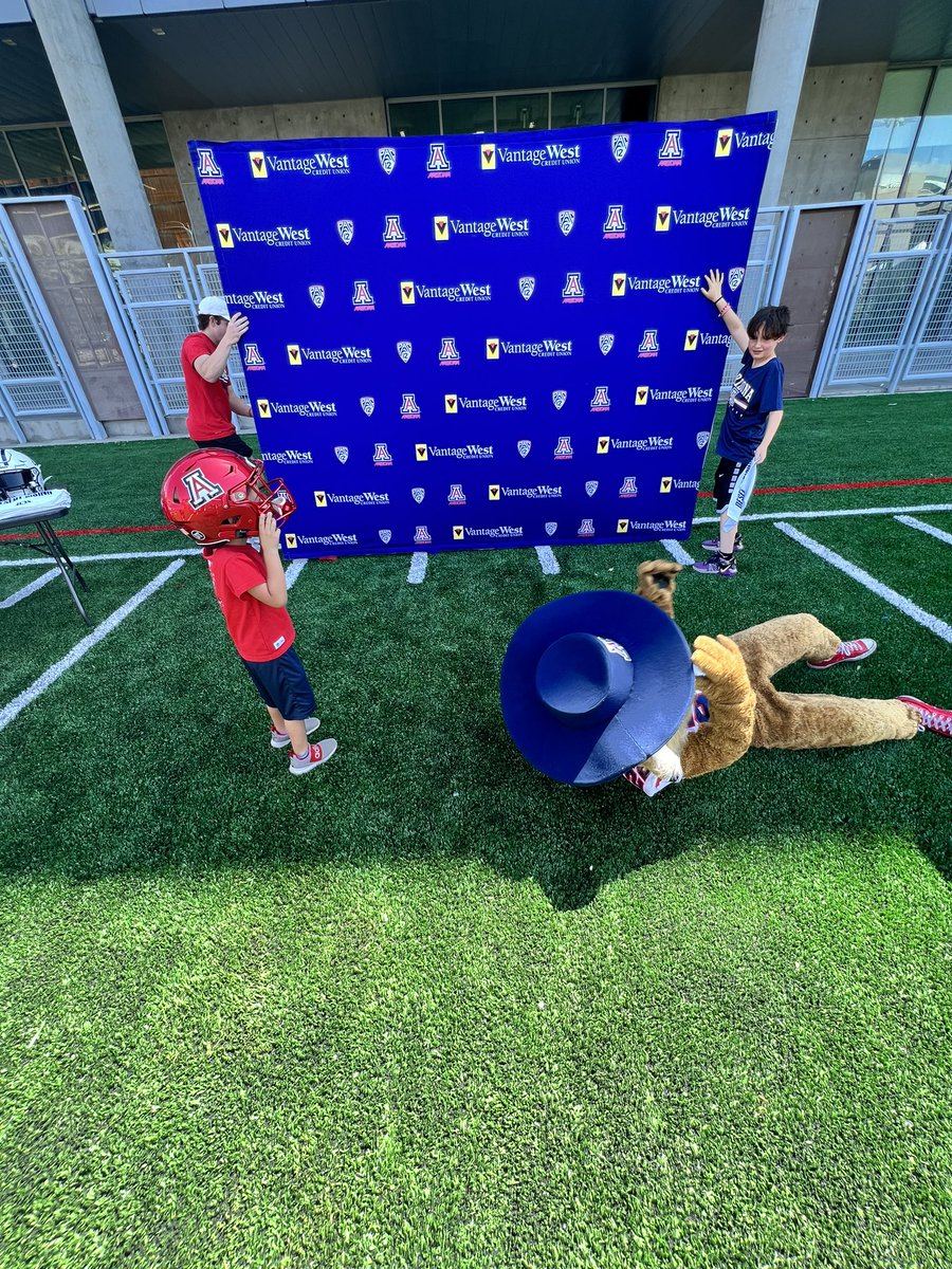 tzhomesales's tweet photo. @AZATHLETICS @ArizonaFBall https://t.co/x28ERYf9qT