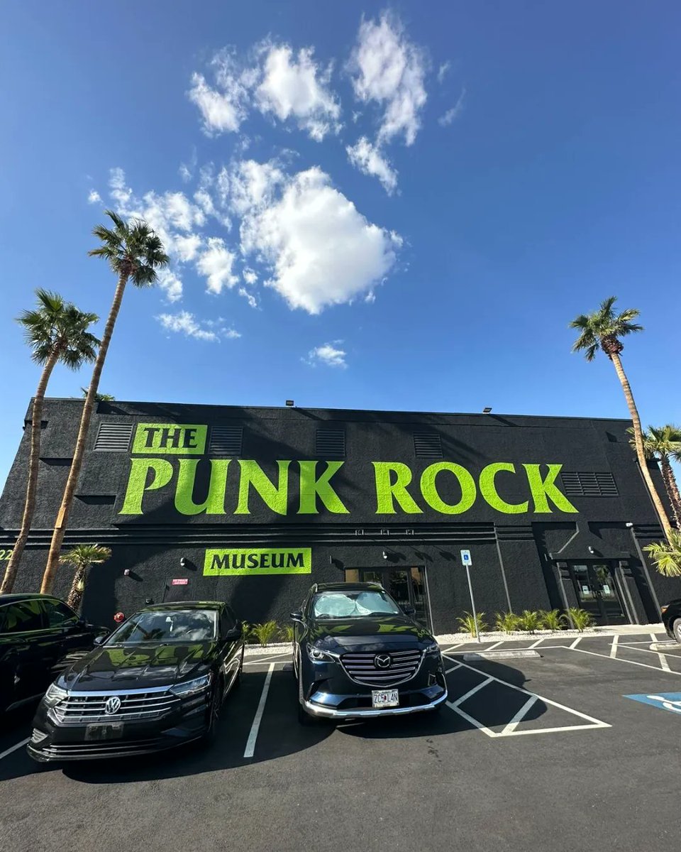 Punkrockbikers's tweet photo. #punkrockmuseum #lasvegas #konflikpunkband94 #konflikpunkrock #punkrock https://t.co/9TBNilTJhJ