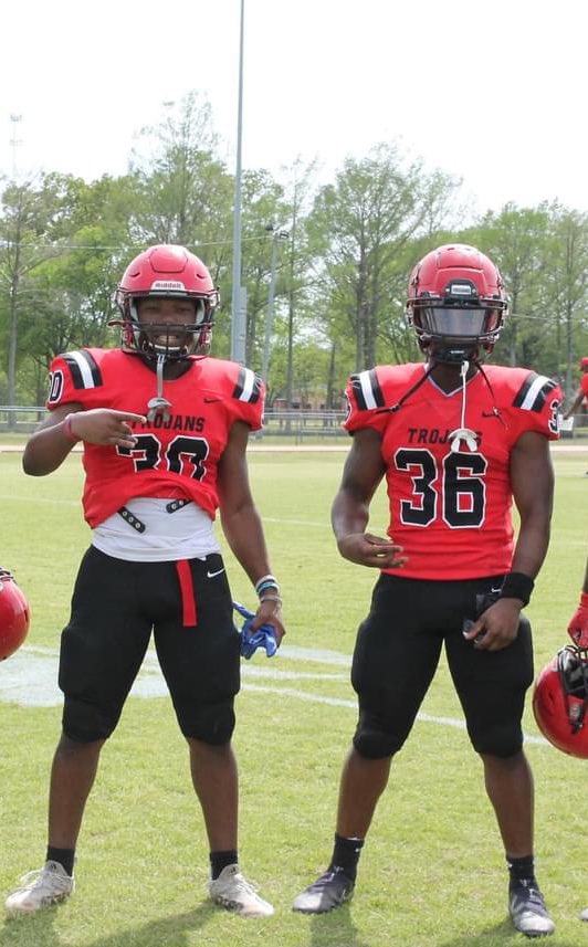 Be on the lookout this year deadly running back duo <a href="/DavianLiddell/">Davian Liddell</a> ❤️💪🏽coached by the best <a href="/CoachTAJohnson/">Tavares Johnson Sr</a>