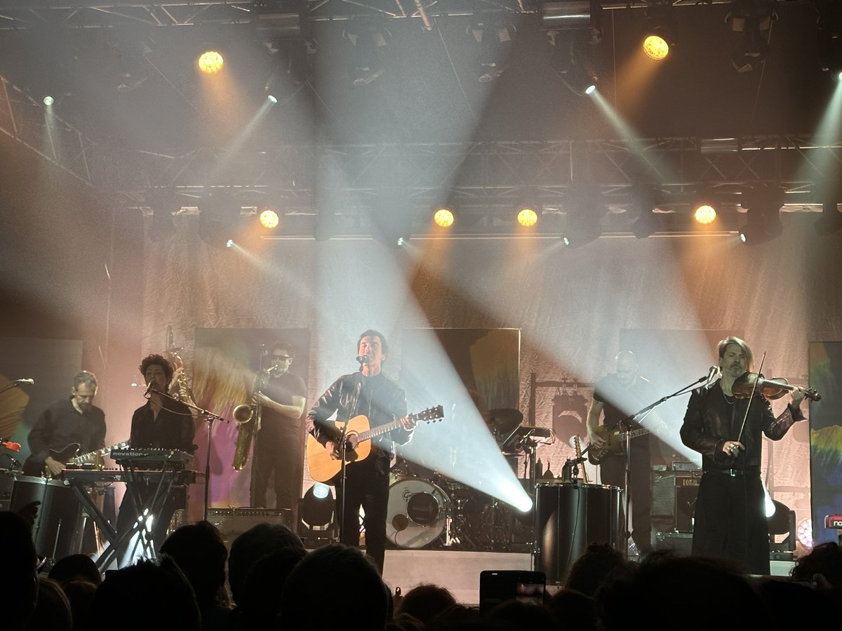 loro_paolo's tweet photo. Stasera alla prima della nuova tournée di @DiodatoMusic #Padova #CosìSpeciale 
Bravissimo e bravissimi tutti🤩👏🏻🎶🎵 https://t.co/AzVQzjSklC
