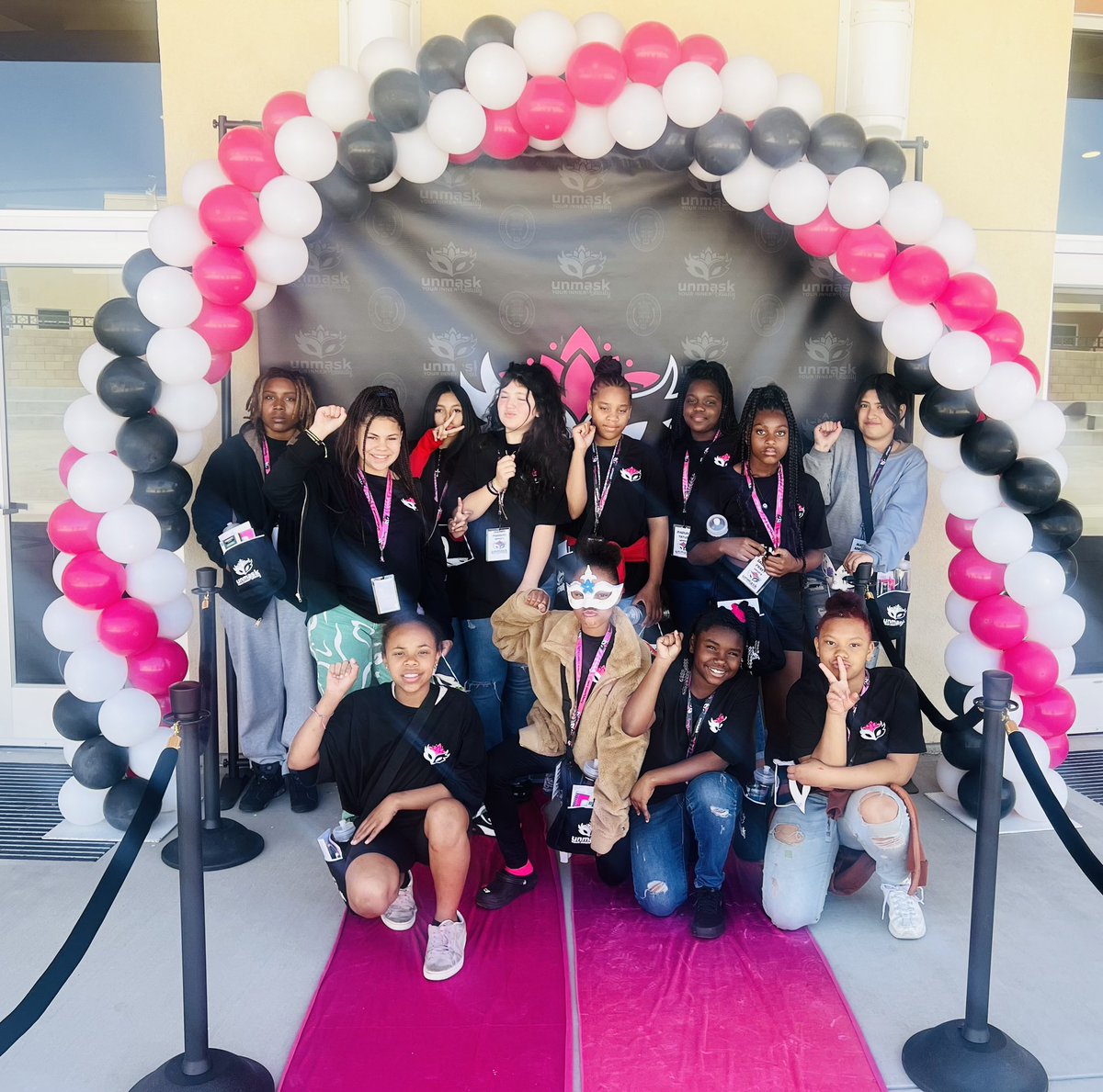 ochoaleticia35's tweet photo. Unmask Your Inner Beauty! Powerful message! ππ#teamBCSD #teamLongfellow #Girlsconference https://t.co/ttYUo8ck4L