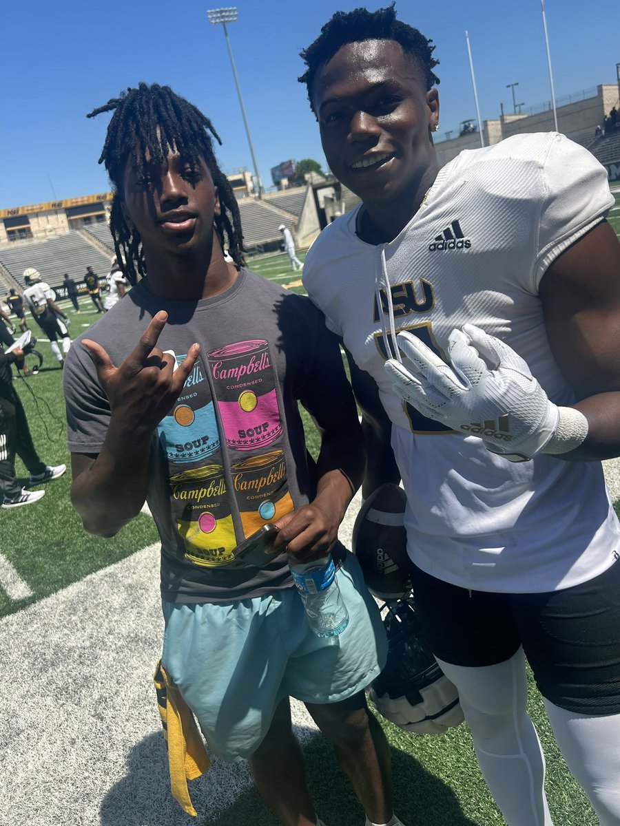 TerrionEvans6's tweet photo. Had a great day at  @BamaStateFB @Coach_Jlew  for Junior Day⚫️🟡#swac #Hornets https://t.co/NPCnnbhPDM
