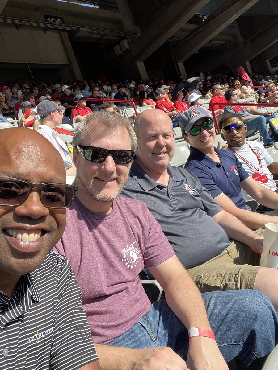 AHVentress's tweet photo. #DesertFury
 Hanging with some Clinisys buddies and son! https://t.co/E5nH89gdHu