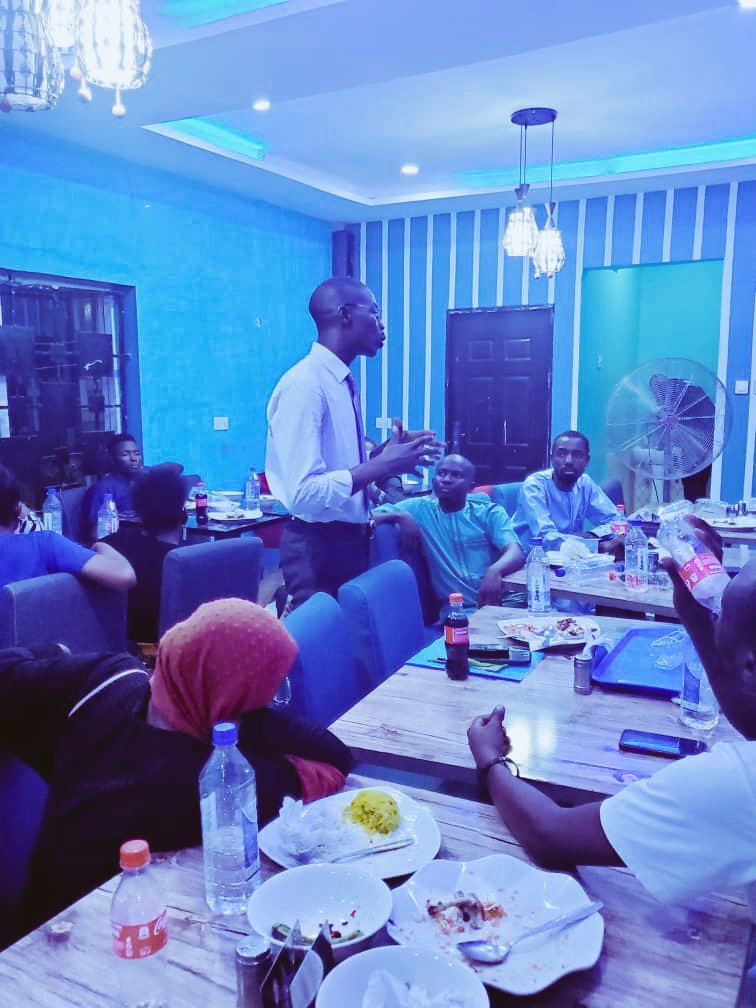 real_emmysax's tweet photo. An opportunity to have important conversations is one which I never decline from. Thanks to USG Alumni and KL- YAAN for organising this Iftar project.
#usgalumni
#iftarproject
#usinnigeria
#USG https://t.co/gYsHnJXXbw