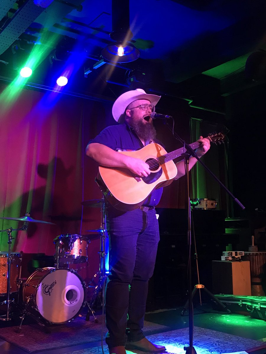 Terrific evening <a href="/ministryofsound/">Ministry of Sound</a> 
is a treasure trove for vinyl collectors and such a friendly bar. Marvellous to hear <a href="/ConnollyAgs/">Ags Connolly</a> live playing a brilliant set -  bought 2 albums…. thanks ⁦@FionaDonovan⁩ for recommending.