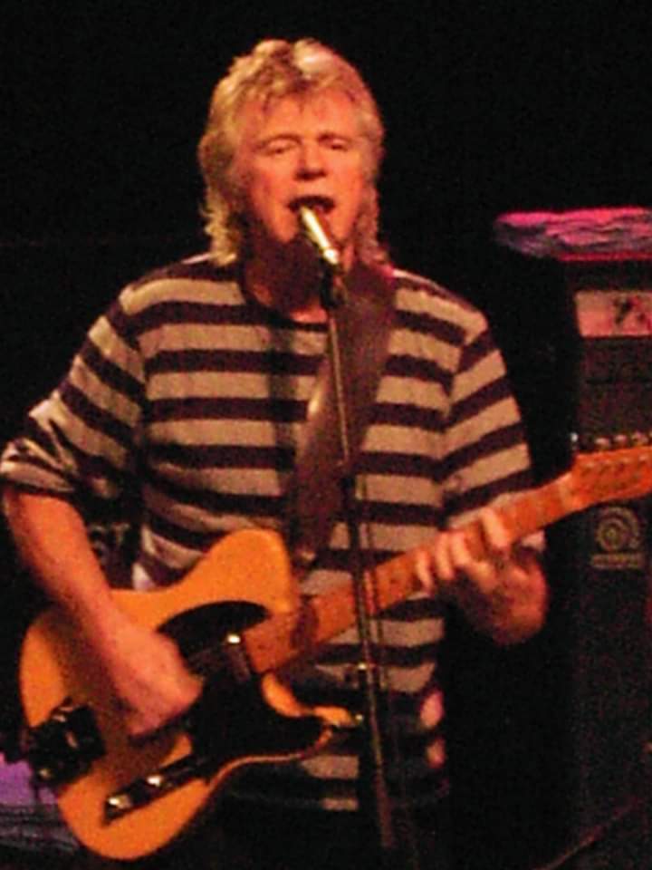 Happy Birthday to the phenomenol and handsome Dave Edmunds 