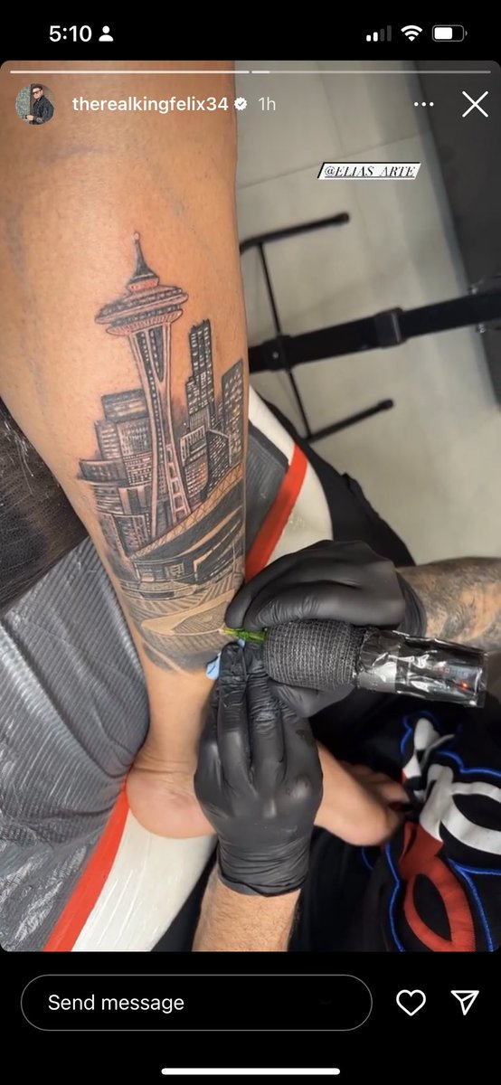 Felix Hernandez getting a tattoo of Seattle on his leg as we speak🥹🥹forever our ace #HappyFelixDay