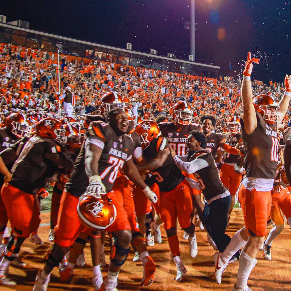 Bowling Green Offered‼️ <a href="/Coach_Jackson/">Derrick Jackson</a> <a href="/CoachLoefflerBG/">Scot Loeffler</a> <a href="/BG_Football/">BGSU Football</a> <a href="/hbj10001/">COACH-HA</a> <a href="/CollegeFBPortal/">College Transfer Portal</a> <a href="/_redshirtsports/">Redshirt Sports</a>