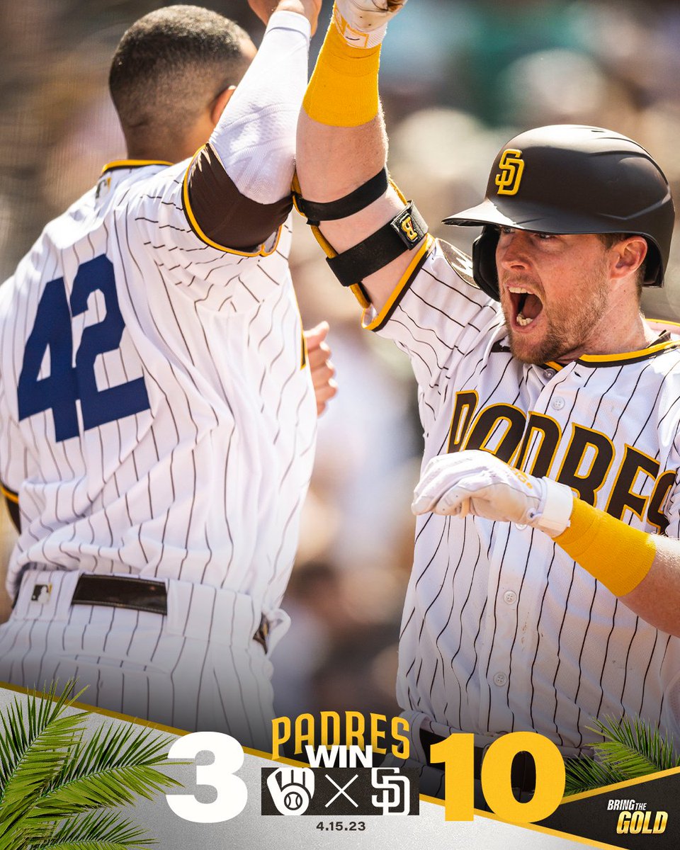 Padres's tweet photo. Daytime Dub 🙌

#PadresWin | #BringTheGold https://t.co/jJGLP8848l