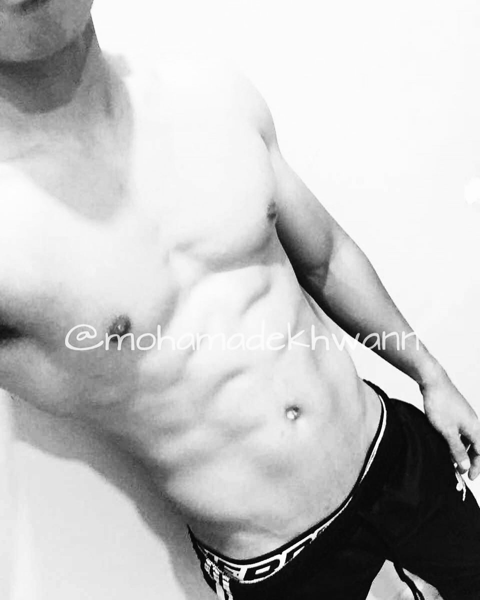 onexkenobi's tweet photo. Drop a black &amp; white picture of yourself ⚫️⚪️ https://t.co/KHR6LDtcyb