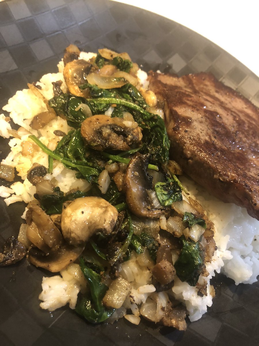 ThePatNasty's tweet image. “ I'm the king of movin' chickens. Not them finger-lickings, stickin' n*ggas that be trickin'…” 🫡

🐺🏘️🍺📺 
#CleanFace 
#EasyLiving 
#MeTime