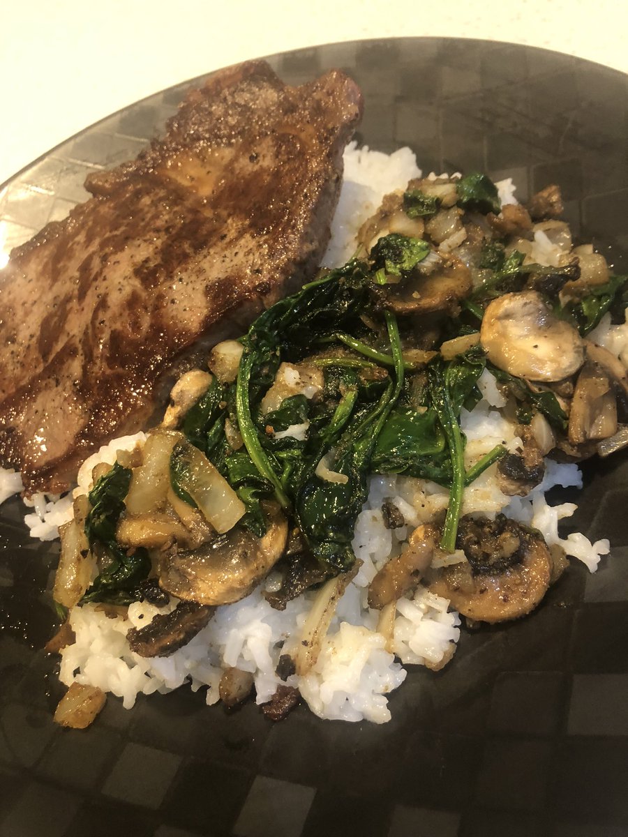 ThePatNasty's tweet image. “ I'm the king of movin' chickens. Not them finger-lickings, stickin' n*ggas that be trickin'…” 🫡

🐺🏘️🍺📺 
#CleanFace 
#EasyLiving 
#MeTime