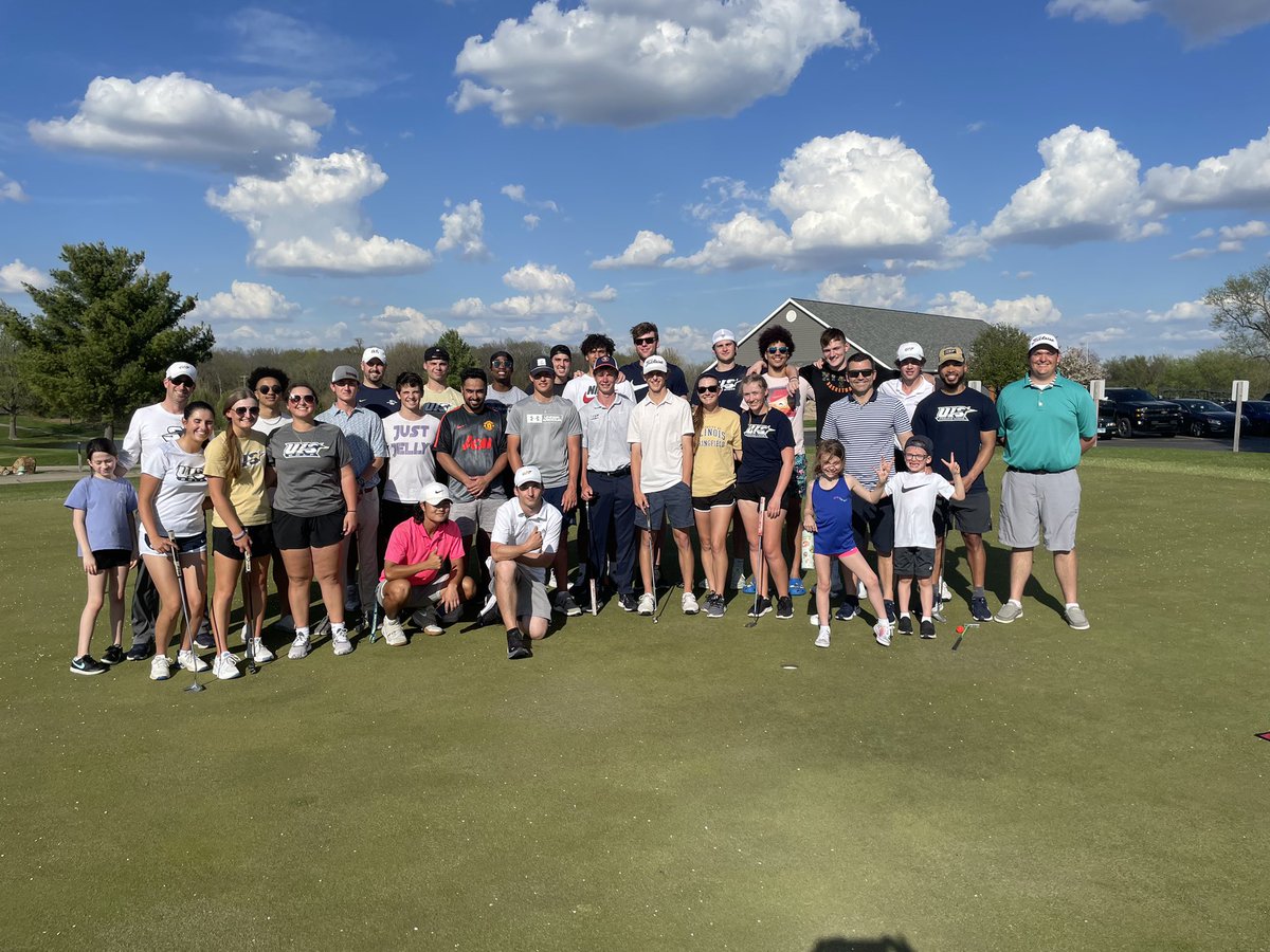 UISHoops's tweet photo. A little sport crossover Friday to end the week! @UISGolf has some 🏀 skills! And thank you for helping our guys out on the ⛳️! #StarsSupportingStars https://t.co/LtObu8gnAK