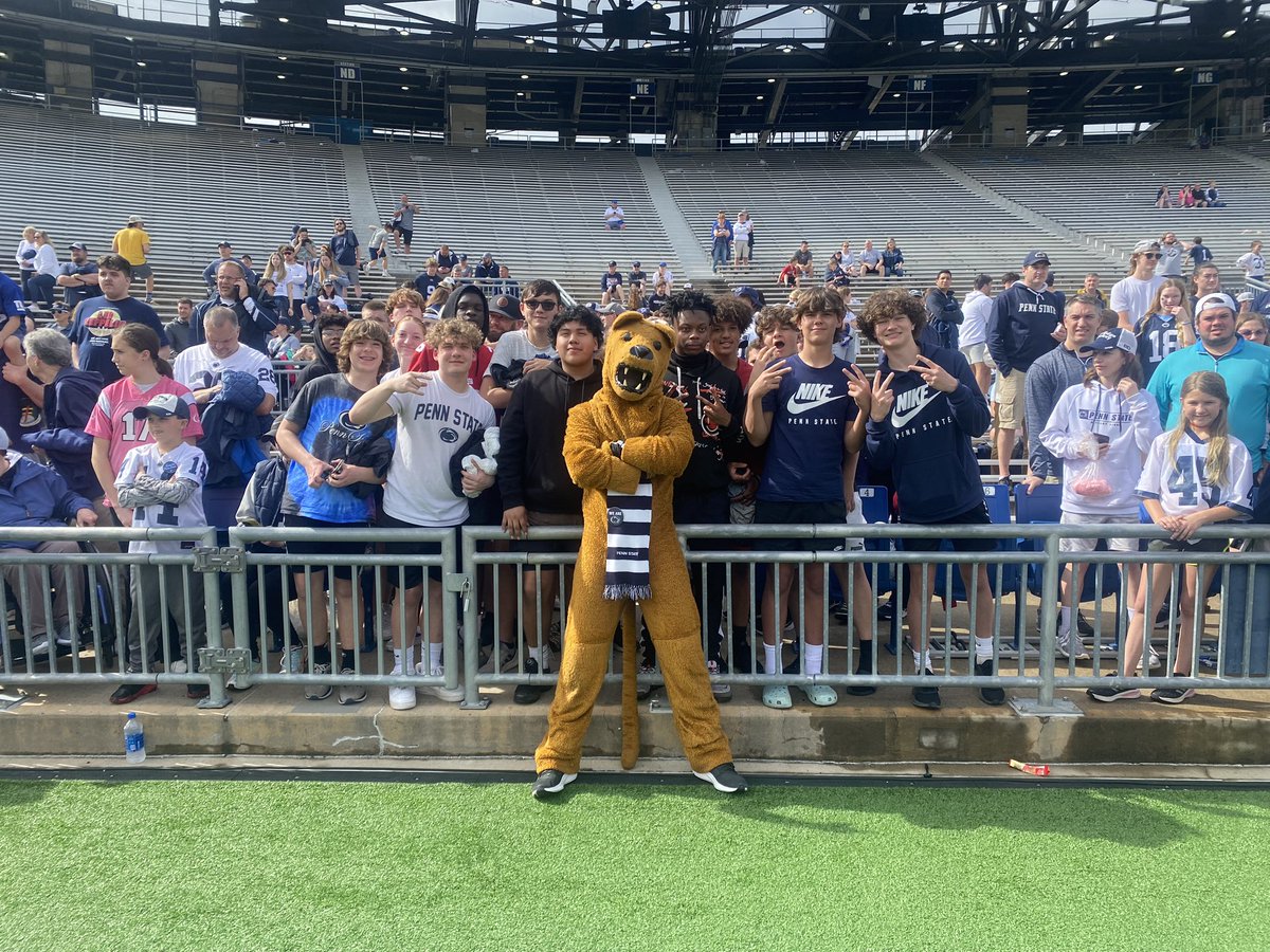 BandsHpsd's tweet photo. Awesome day at PSU today performing with the Blue Band! And a huge thank you to the HS football team for tagging along for the day! WE ARE! 💙 #forwardmarch #hpsdawesome https://t.co/txrxzfQQjn