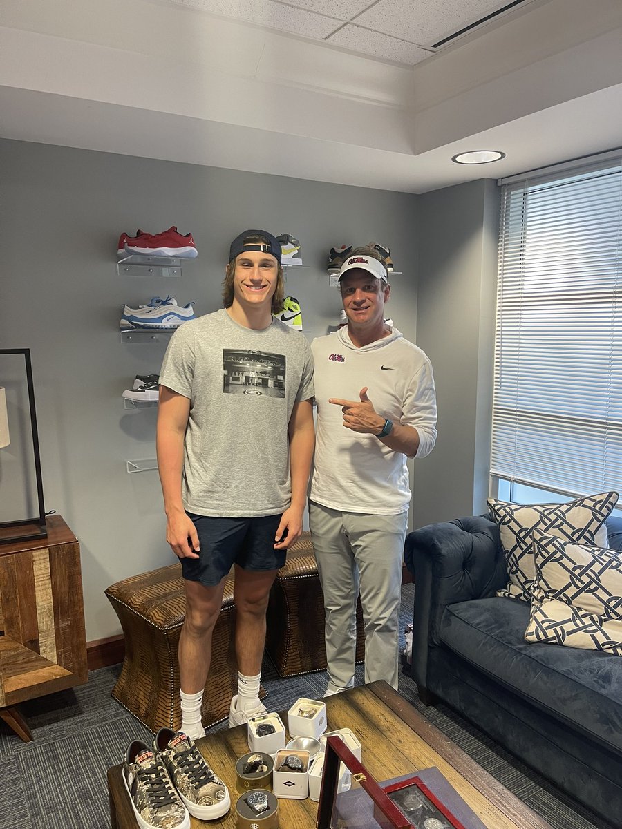 Great day in the SIP!❤️💙
<a href="/Lane_Kiffin/">Lane Kiffin</a> 
<a href="/OleMissFB/">Ole Miss Football</a>