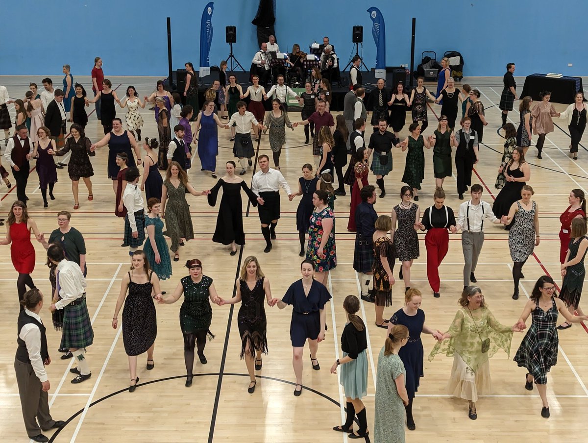 RSCDS_Fling's tweet photo. We were delighted to have @rscdsdancescot Chairman William Williamson with us tonight at #SpringFling23Ed to cut our celebratory cake. Along with the wine reception kindly provided by @dancingforth, we had a night to remember with Jim Lindsay and his Scottsh Dance Band! https://t.co/pBqOTb5q0E