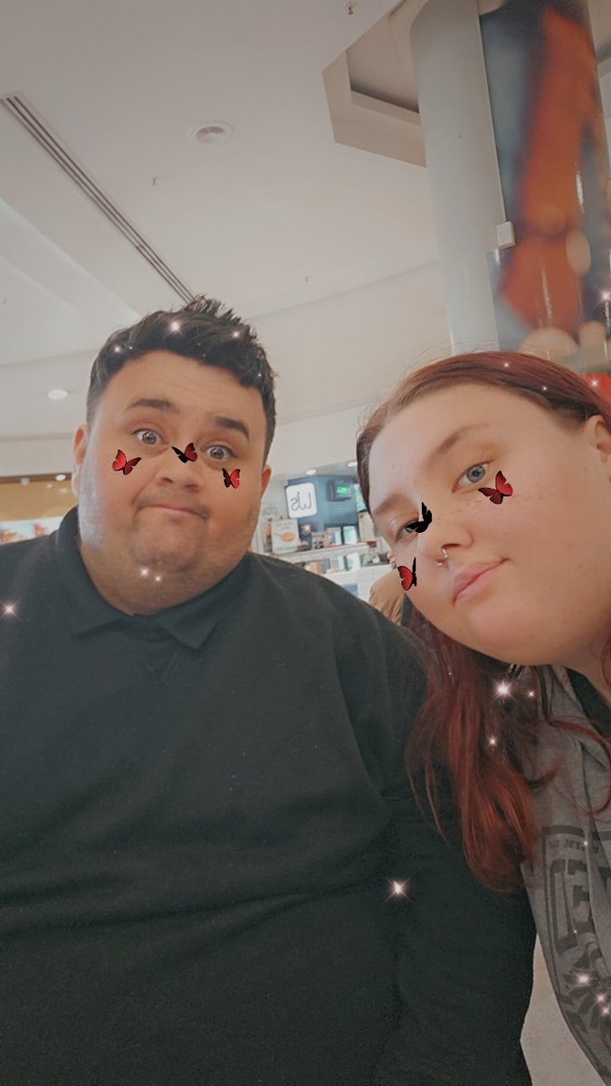 AnimeKittyLissy's tweet photo. I did it am with bestie! @NzBearable https://t.co/6ISg7ZrMvH