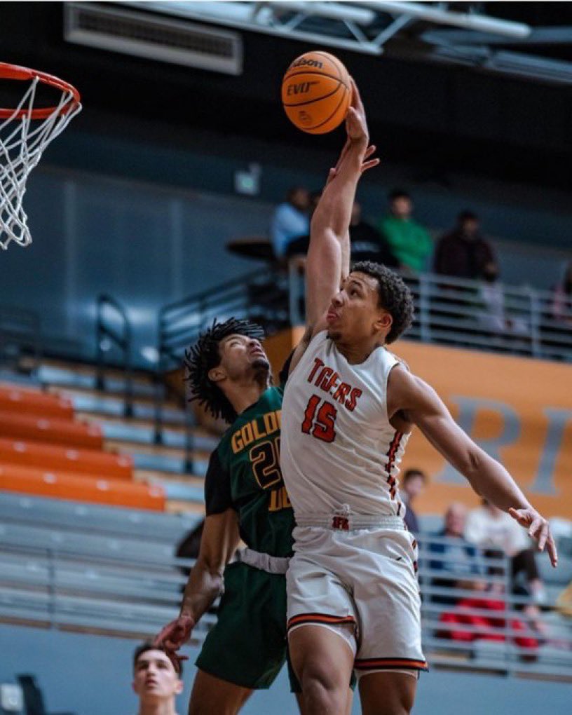 JucoOffers's tweet photo. 🚨🚨D1/D2 Coaches 🏀🏀

Reginald Ward Jr (6’6/G) of Riverside CC is available

Ward averaged 13.4 ppg, 7.5rpg, 1.3spg. 1st Team All Conference and is a D1 talent. Definitely a steal for a program

GPA- 3.2

Film- https://t.co/ED2KRZ58Rj

Contact via DM if interested. https://t.co/hcGk5UFpFC