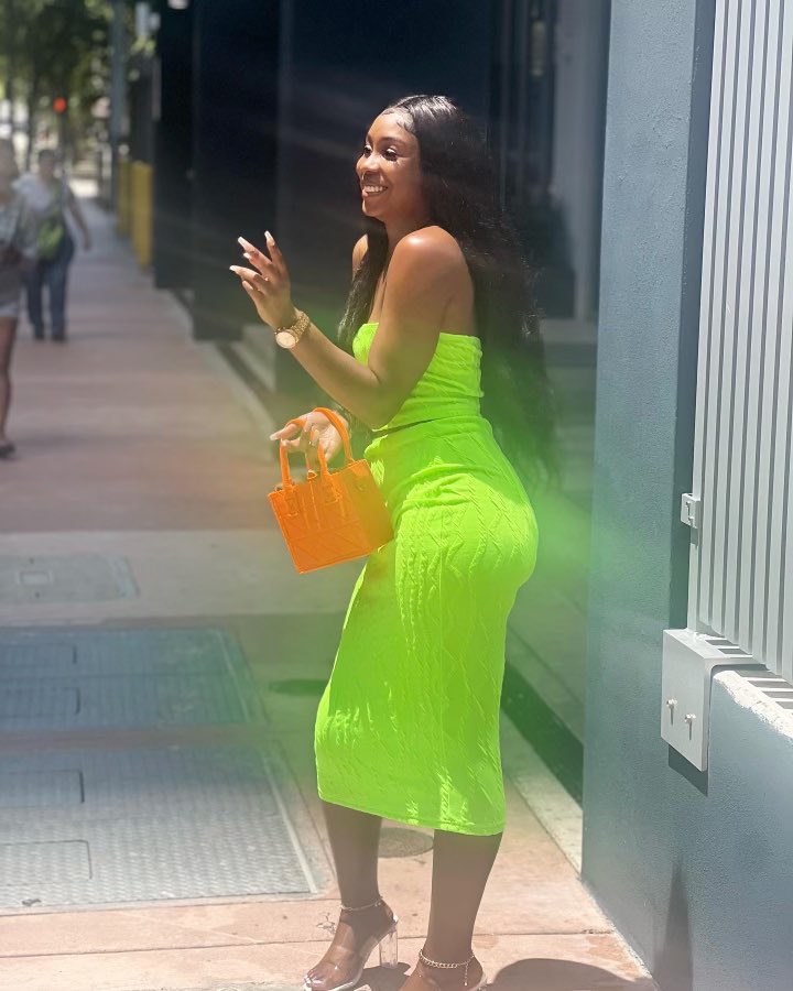 zeezzymonroe_'s tweet photo. If pretty was a person with the love of my life 💚 we so fine together! https://t.co/a5PoGMbSU4