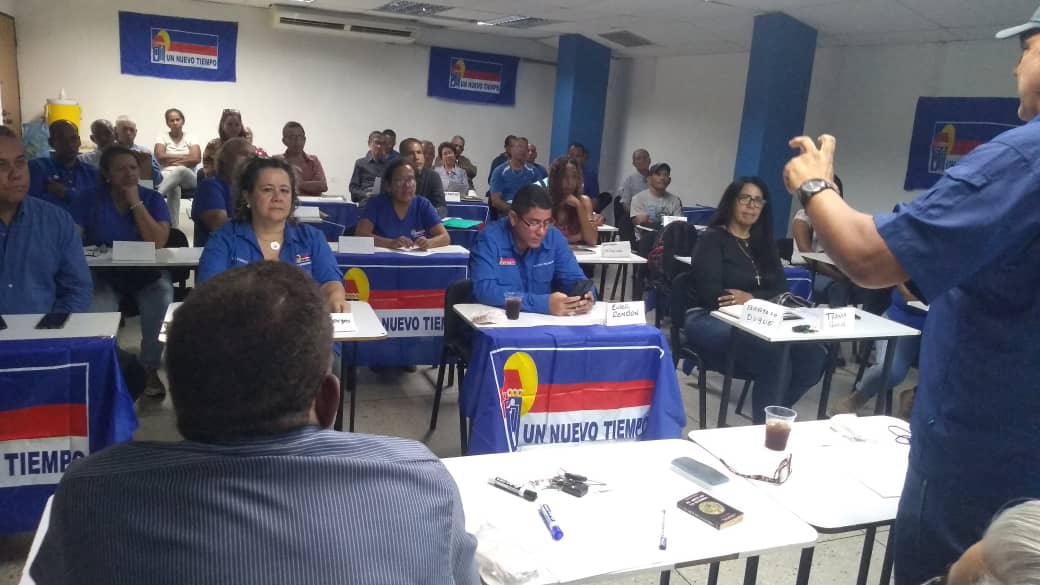 Raulyusef1's tweet photo. Hoy desarrollamos el I Taller de Política Gerencial de UNT/Bolívar en Caroní, Edo. Bolívar de cara al cambio que anhelamos en Venezuela. #UNTcontigo https://t.co/Y9BcNmSYpr