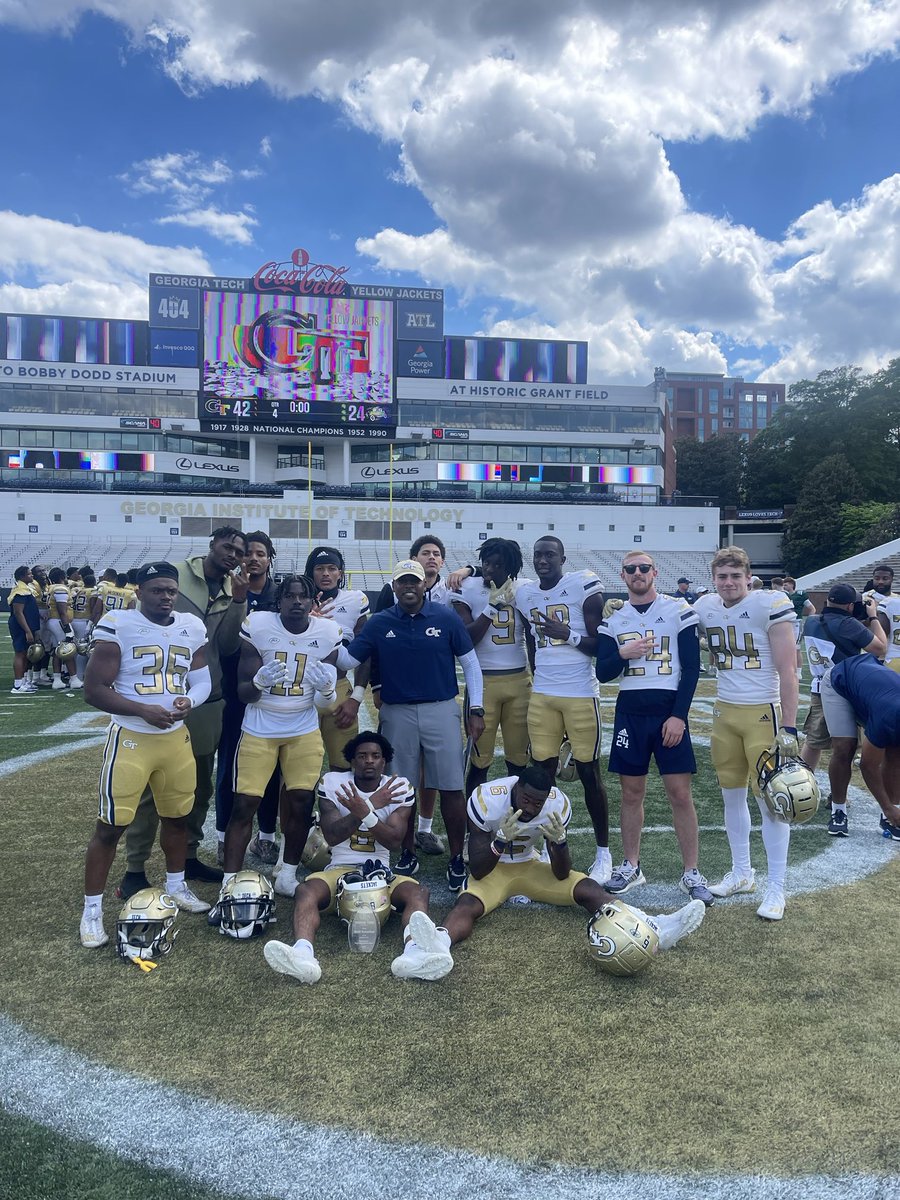 CoachJCrawford's tweet photo. Love these guys. Made big plays today! The future is bright!! ⁦@MalikRutherford⁩ ⁦@ChristianLeary4⁩ ⁦@ABoyd723⁩ ⁦@Janneh_Abdul⁩ ⁦@_JBlackStrain⁩ ⁦@im_td6⁩ ⁦@DjmooreII⁩ ⁦@Jamalhaynes16⁩ ⁦@LeoBlackburn7⁩ ⁦@jumpboyyjuuu⁩ https://t.co/IjXgjkfnOQ