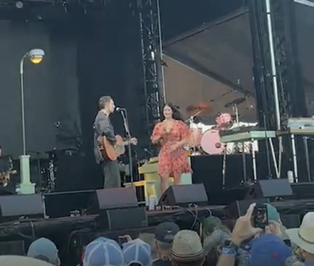 🚨 Jack Antonoff brought out Lana Del Rey during the Bleachers set at Highwater Festival in South Carolina today to perform Margaret!