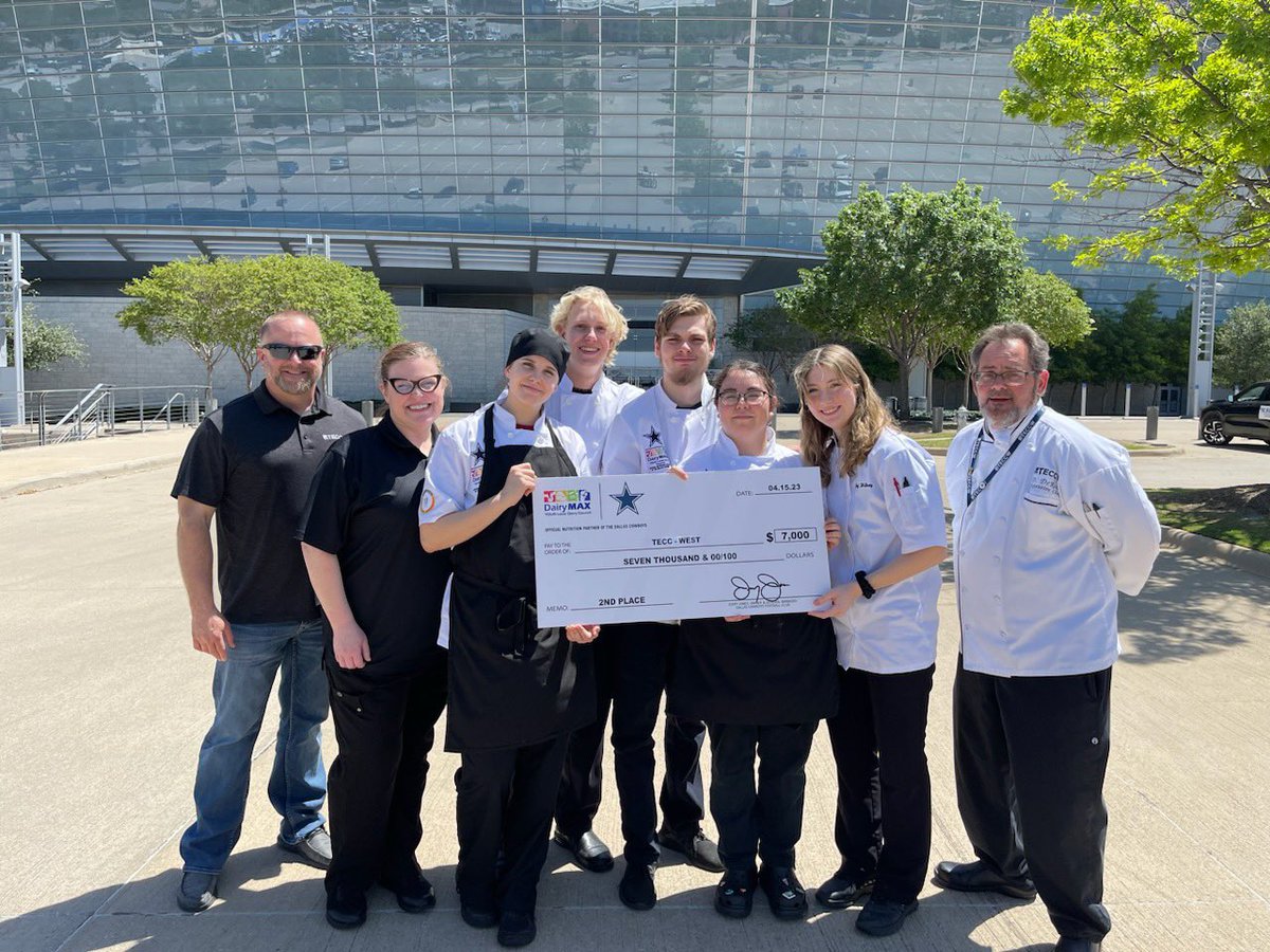 DarronDerosa's tweet photo. I couldn’t be more proud of our student team for their commitment, dedication and absolutely amazing work today at the @dallascowboys Taste of The Cowboy’s Challenge! @TECCwest @lisdcte @LewisvilleISD @Teaguefootball @CulinArtistries @HospitalityTX @GilbreathJustin @JenSurgeson https://t.co/zFShIUcJQk