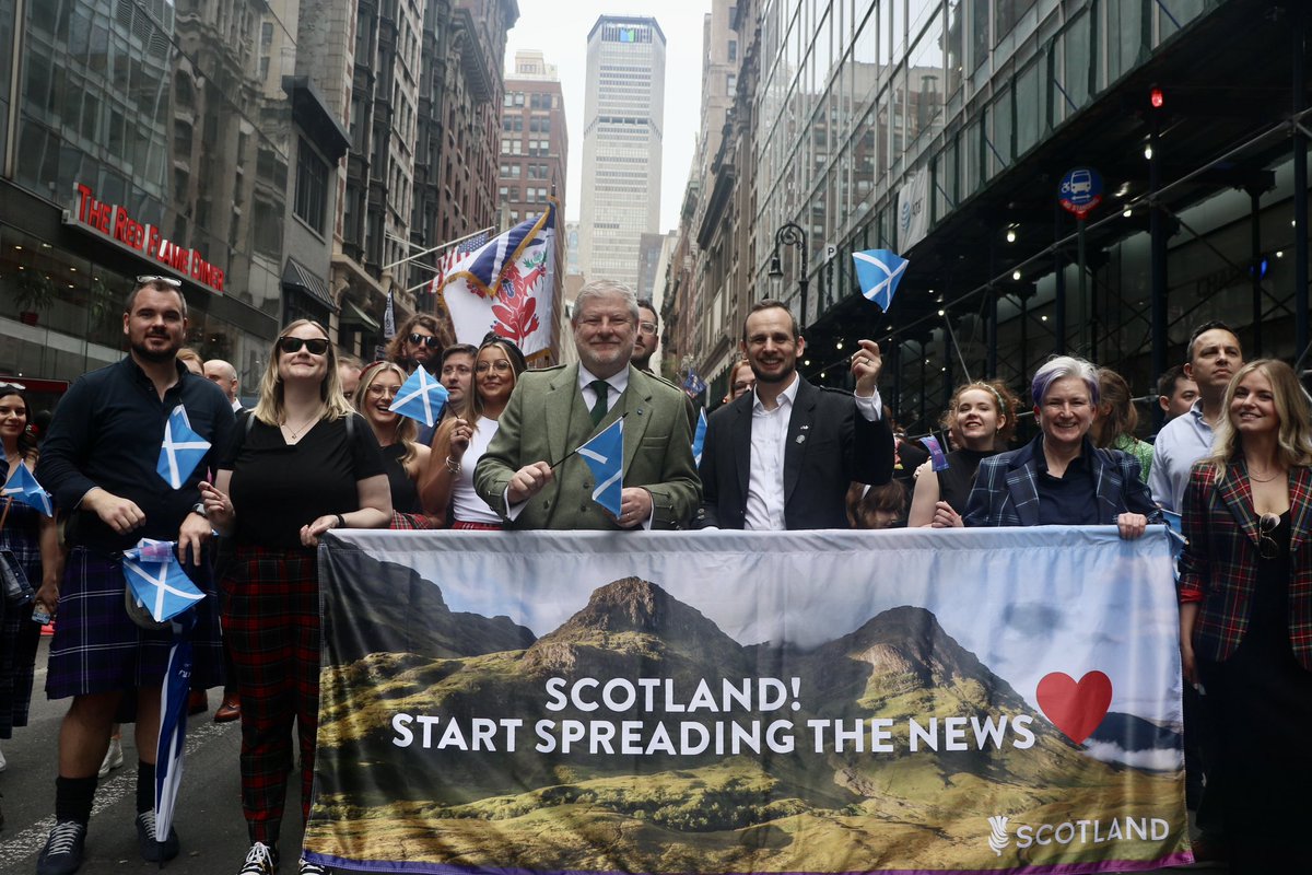 ScotGovUSA's tweet photo. The 25th annual #NYCTartanWeek Parade brought Scotland to 6th Avenue this afternoon!
 
Tartan looks great on you, NYC! https://t.co/fuRrwFgQ29