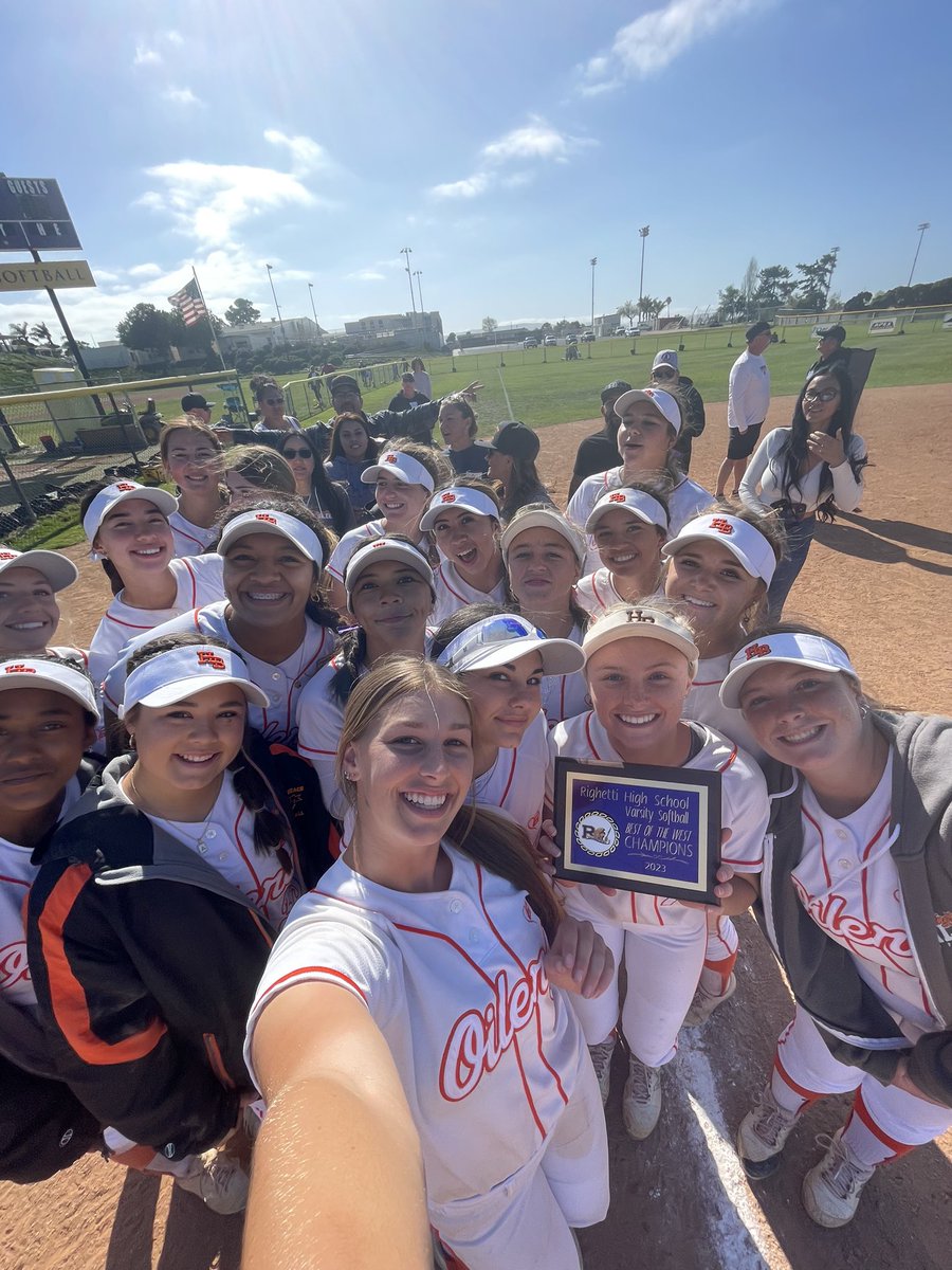 HB_OilerSports's tweet photo. Best of the West Champions!!!!!  Oilers with a 8-3 victory against Oaks Christian (who was 20-0 before they faced the Oilers!). Go HB!! https://t.co/J8Rr5upvXV