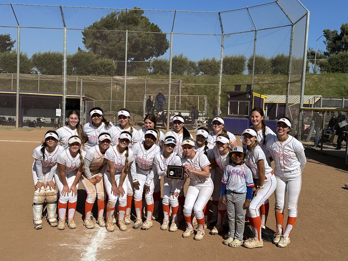 HB_OilerSports's tweet photo. Best of the West Champions!!!!!  Oilers with a 8-3 victory against Oaks Christian (who was 20-0 before they faced the Oilers!). Go HB!! https://t.co/J8Rr5upvXV