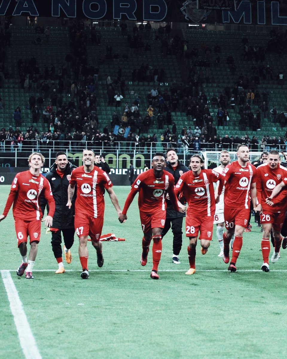 BUONANOTTE ⚪️❤️

#ACMonza #Monza #InterMonza #SerieATIM