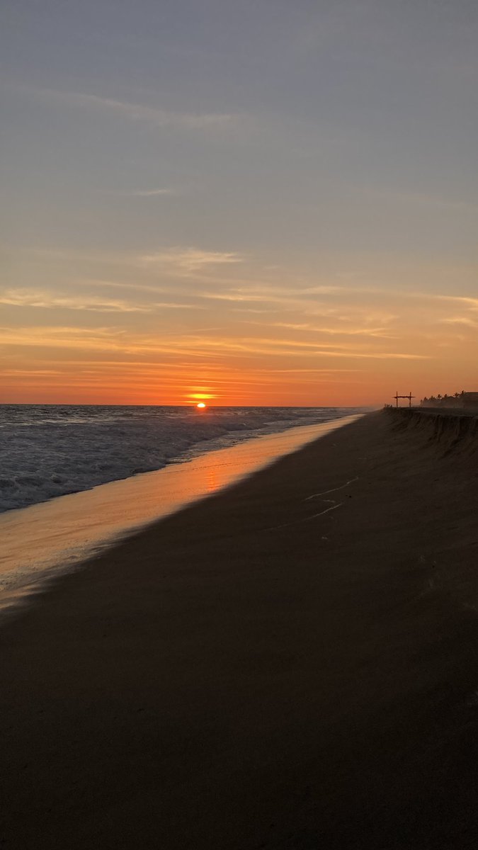 ErasmoGuinto's tweet photo. Tiempo de disfrutar y solo ver cómo llega el crepúsculo https://t.co/PnarHxgWBl