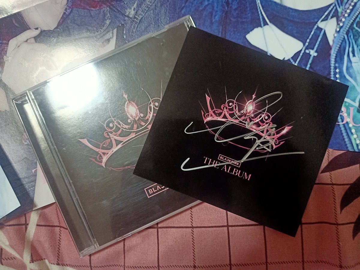 WTS LFB PH

Lisa SIGNED ART CARD THE ALBUM WITH CD Onhand 🖤 with OFFICIAL 4 MEMBERS POSTER ALBUM THE ALBUM ❤️

SALE❗
2000 pesos (negotiable) +sf 
Just DM 

MOD: LBCexprss / J&amp;T express/ FLASH express

MOP: GCASH

TAGS: Jennie jisoo lisa rosé 
#JENNIE #JISOO #ROSÉ #LISA