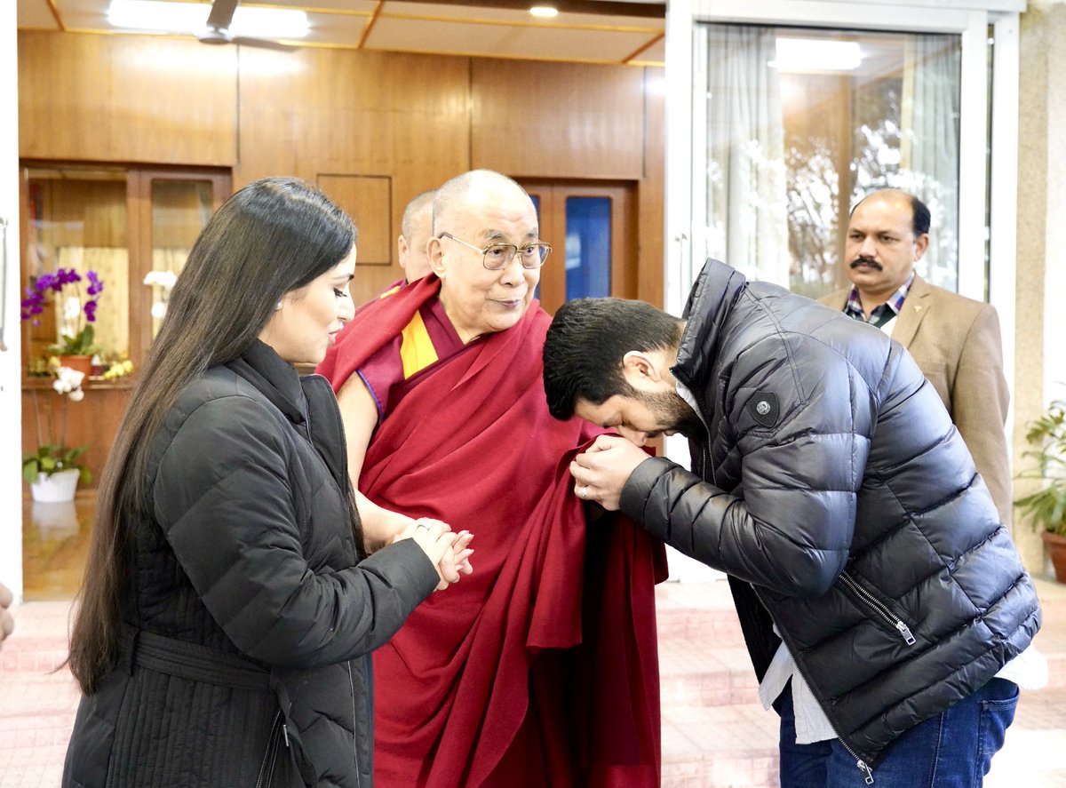 AftabShivdasani's tweet photo. “The more you are motivated by love, the more fearless and free your actions will be.”
- H.H.Dalai Lama XIV. 🤍💐
To my Tibetan brothers &amp; sisters, and all His Holiness’ followers, don’t worry about the negativity. With love &amp; compassion, you will prevail. Love, light &amp; peace. ❤️ https://t.co/MYRXa8KAt1