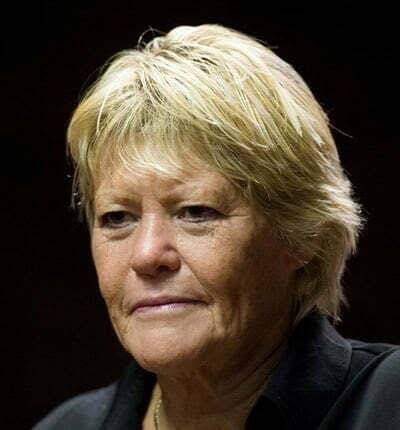 [UNPOPULAR VIEW]

If she was Black, Colonial Clerks, Stellenbosch Garden Boys &amp; Boys, Stratcom Media Houses will be out calling her “disrespectful” &amp; “angry” individual who doesn’t uphold the “decorum” of the House. 🙄 

Already Clever Blacks &amp; Drummies claim “she deserve to be