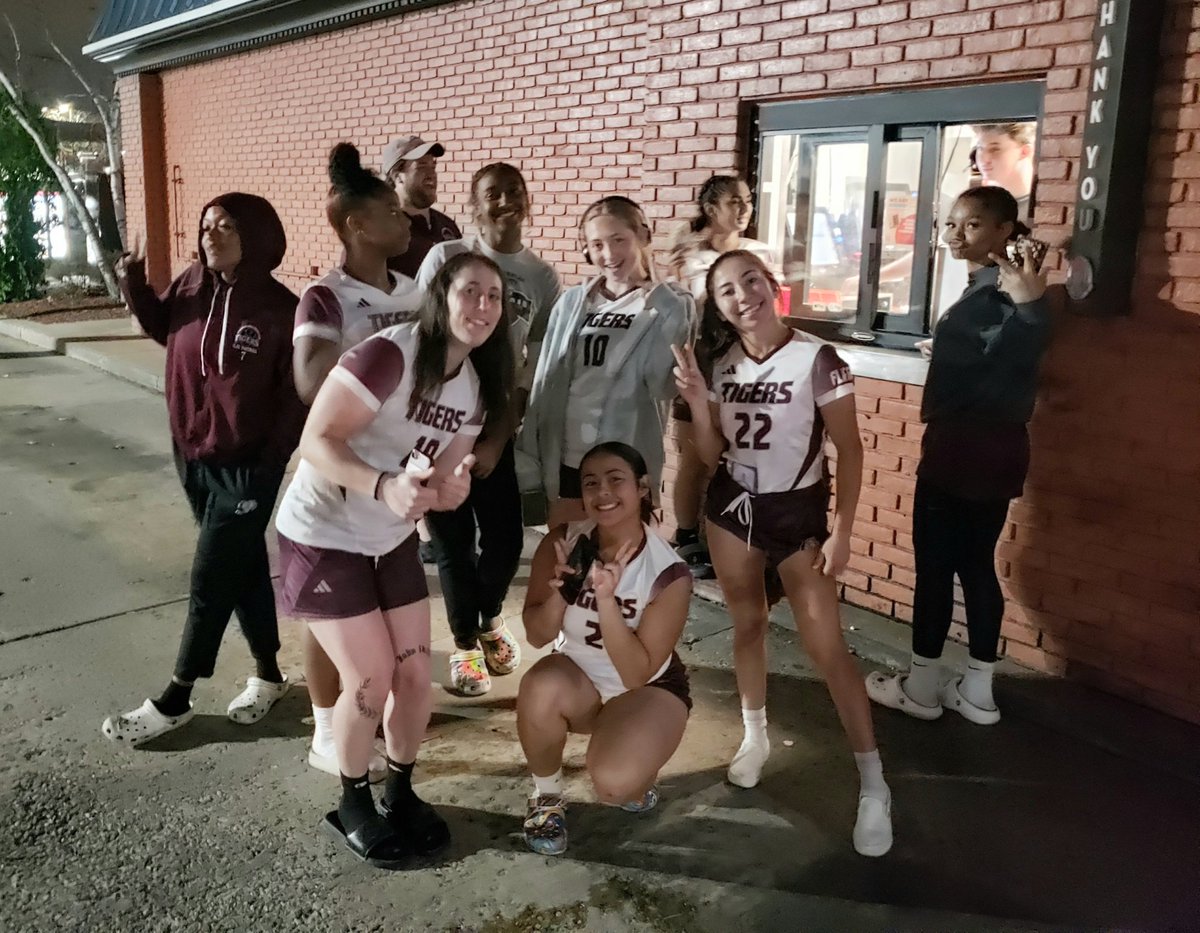 CVilleFlagFB's tweet photo. Great Wins today in Wisconsin for the CU Lady Tigers!
14-7 & 6-0 in a "Lights Out" Game to remember. Celebration in a Walk-Thru Wendy's for some more memories and laughs. #FirstinKY #TigerUP https://t.co/YdliUkDyAe