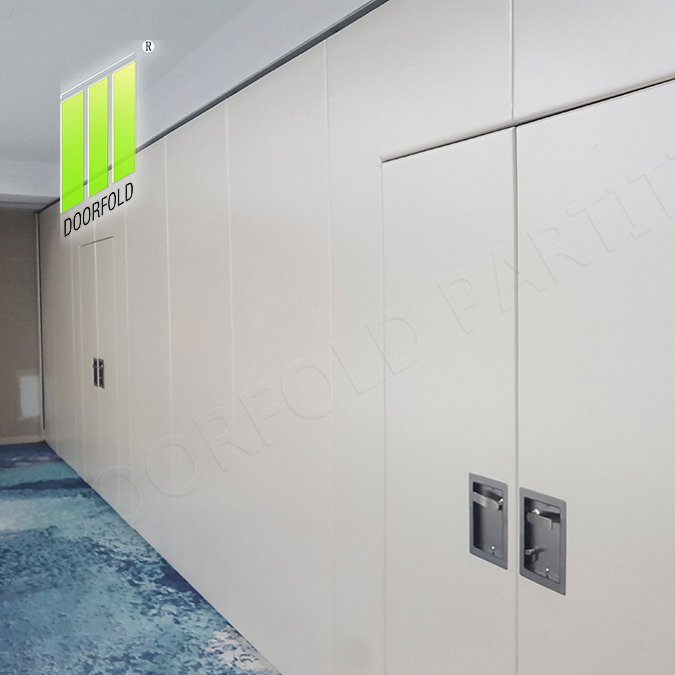 DoorfoldWall's tweet image. Operable Acoustic Sliding Partition Wall Divider for Office is designed to be a better sliding partition wall. doorfoldpartition.com/operable-acous… #slidingpartitionwall #officespacepartitions
