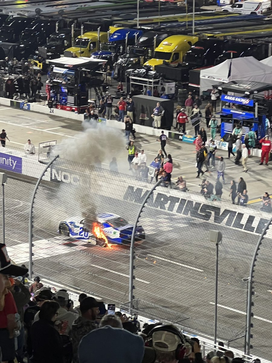 NascarFanatic9's tweet photo. @JHNemechek winners burn out after winning the https://t.co/J4EoD81p9f #BeforeYouDig250 @NASCAR_Xfinity Series Race Saturday Night @MartinsvilleSwy https://t.co/5mhyBTqVru