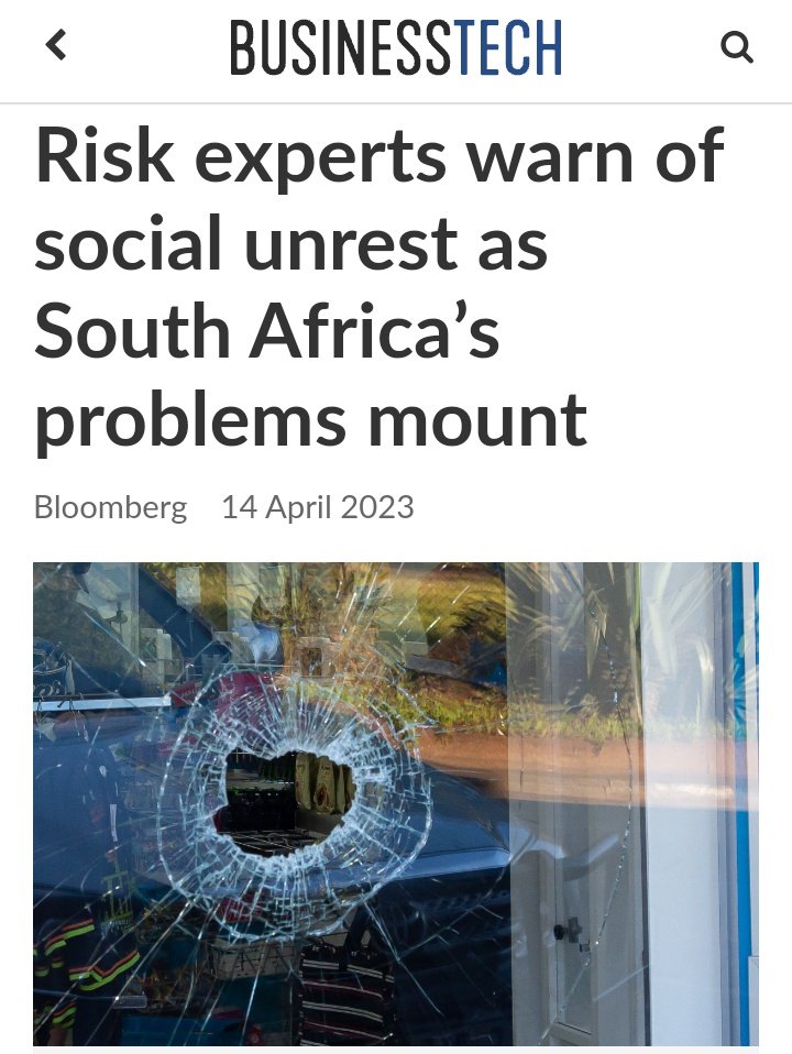 Nhleiks5's tweet photo. @goolammv Your obsession with President Jacob Zuma won't solve the economic crisis your favourite cyril ramaphosa is bringing to the country🤔 https://t.co/pQSAeg7UaX