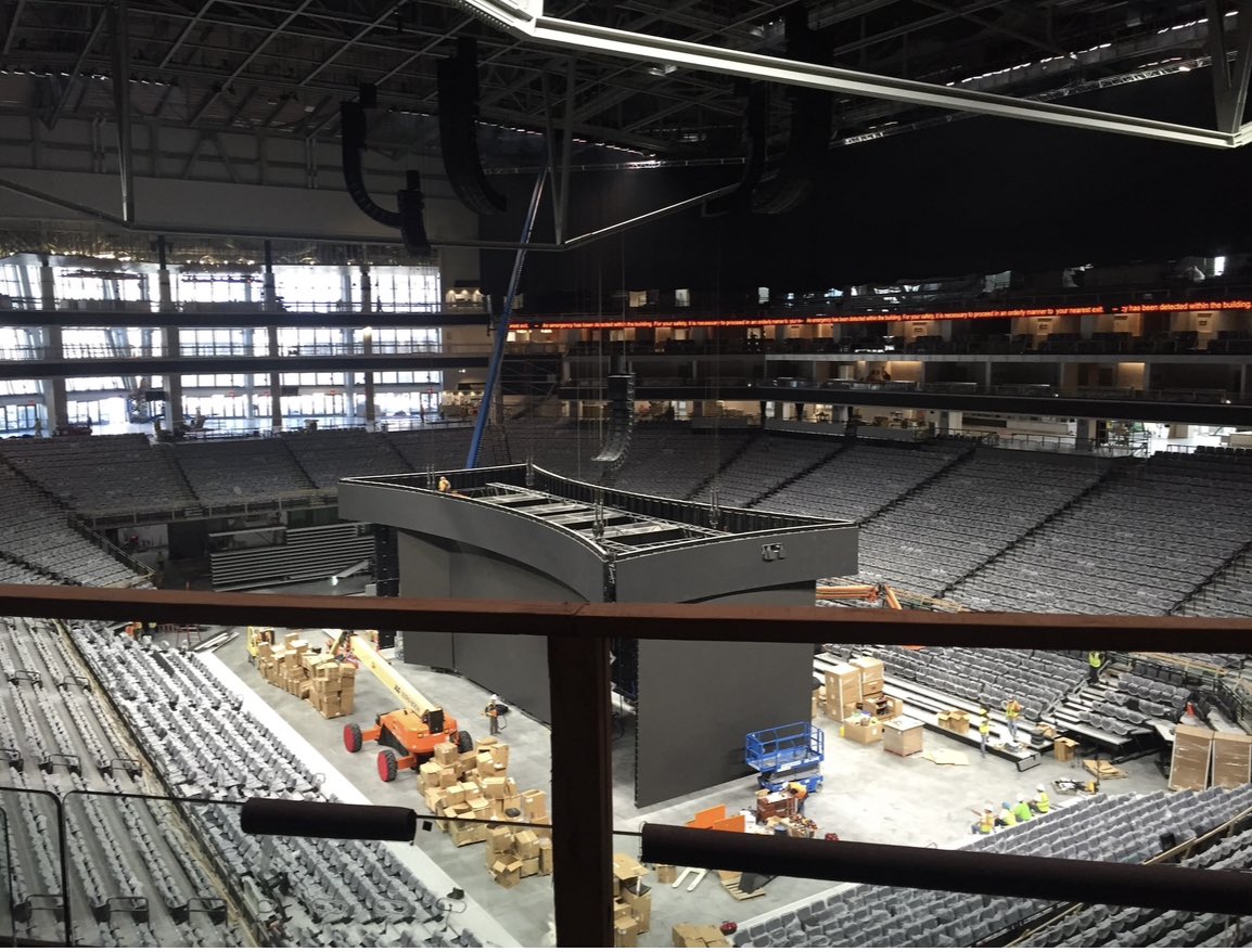 MegJohnsonCA's tweet photo. My first view of G1C in 2016, and then my new favorite view. #LightTheBeam https://t.co/t9gXGers8F