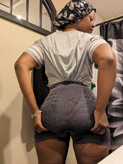 It's still multiple hands fulls 💯 https://t.co/MfyoAi4Btg